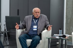 Благотворительный концерт Огни добра в Казани 14 марта 2026 - ОГНИ 1075